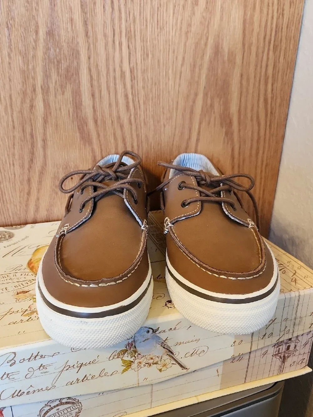 Bass Men's Tan Leather Boat Shoes with White Sole